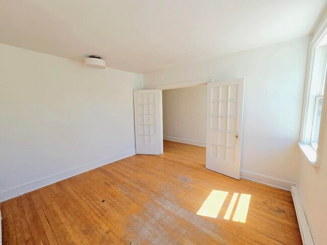 Photo - 325 Main St Unit 1
