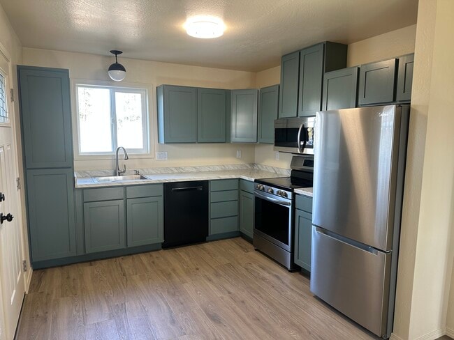 Photo - 117 C St Unidad 117  F