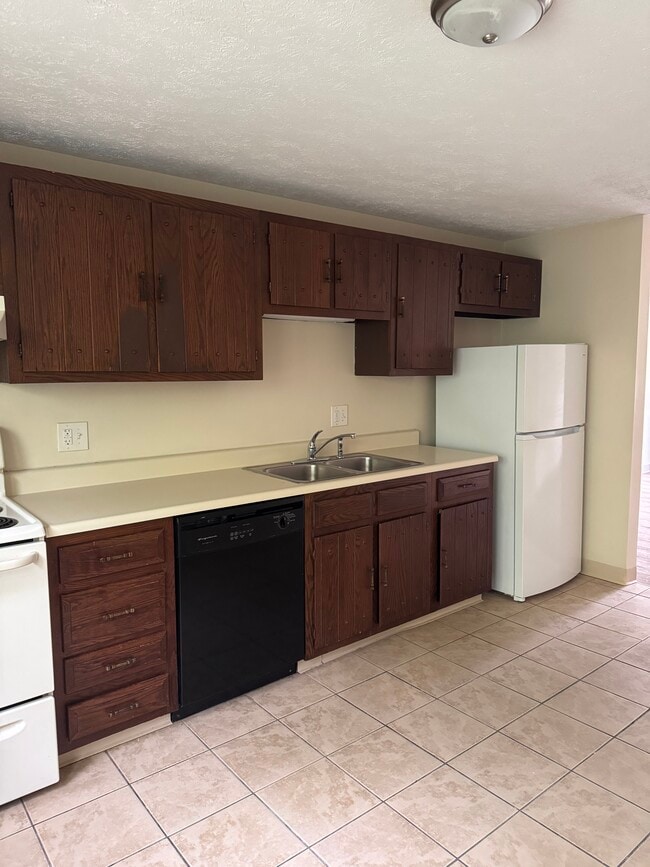 Briarwood 11 - Briarwood 11 Condo Unit 60
