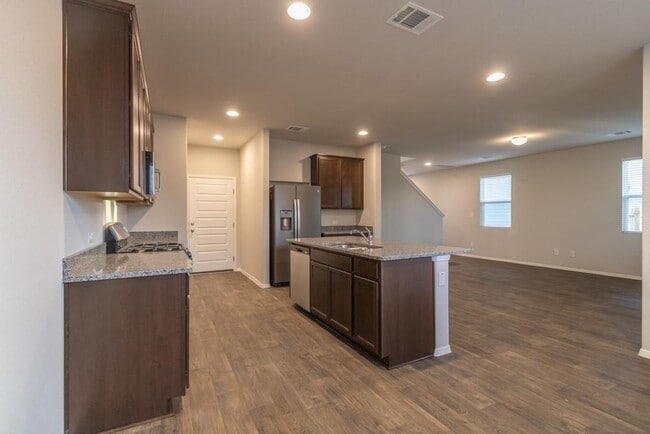 Photo - 213 Riverhill Cv