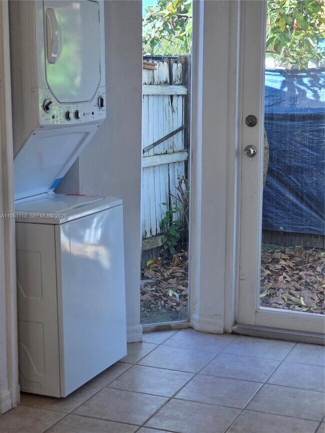 Photo - 124 NE 13th Ave Unit 21