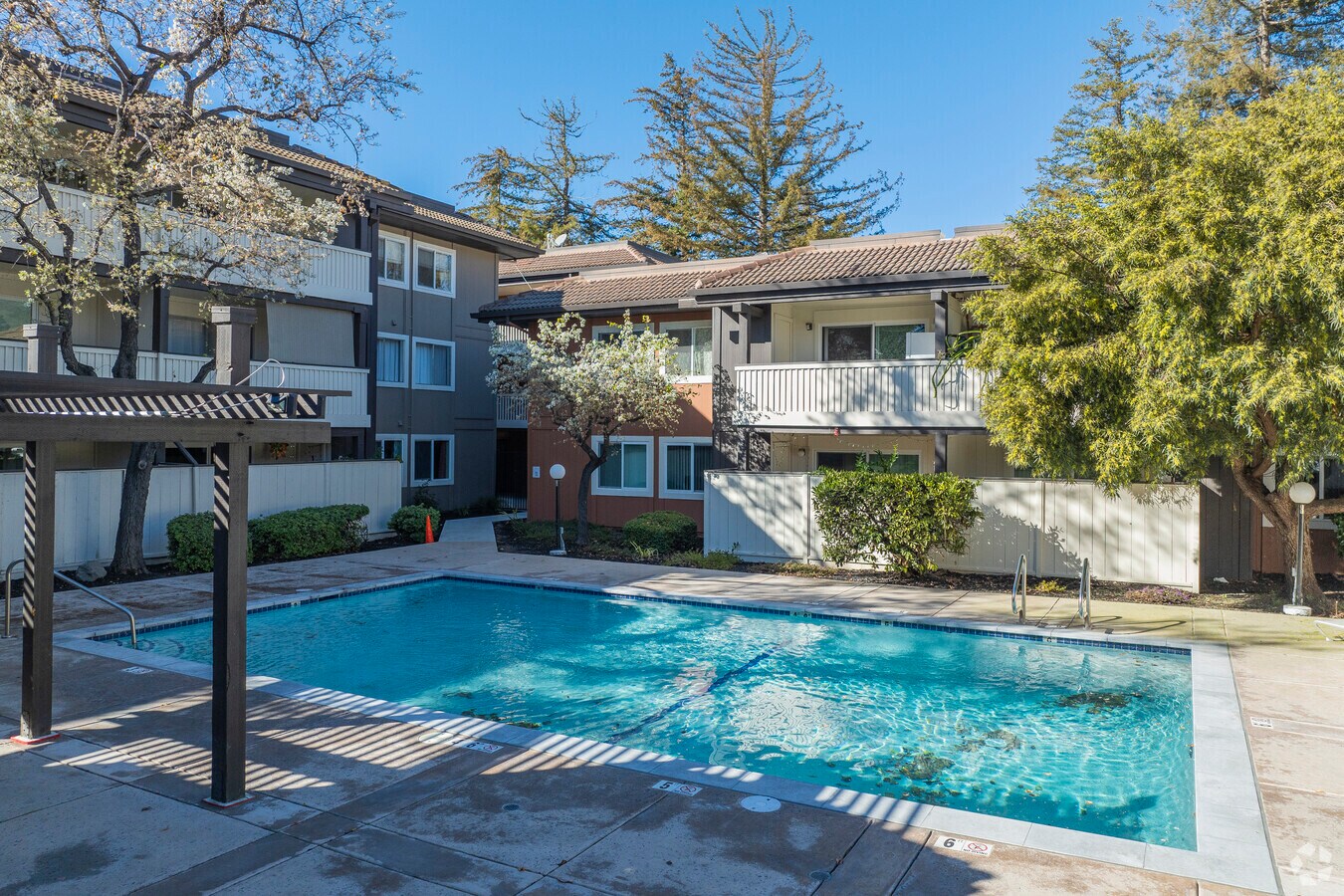 Pool - Redwood Square Condominiums