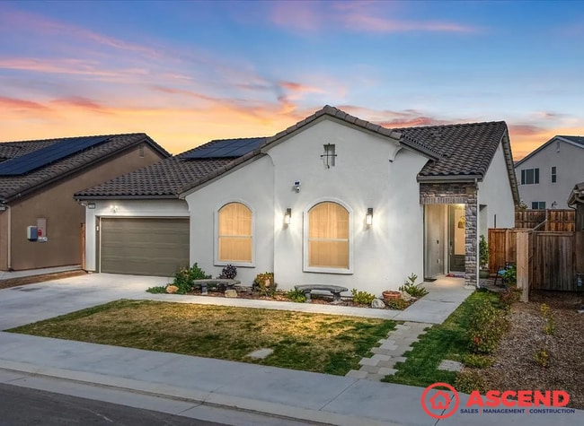 Beautiful 3 Bed, 3 Bath Home with Solar In... - Beautiful 3 Bed, 3 Bath Home with Solar In...