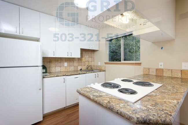Photo - Newly Remodeled 2 Bedroom Apartment in Mt. Tabor! Unit 5109 A