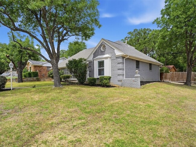 Photo - 2121 Canton Dr