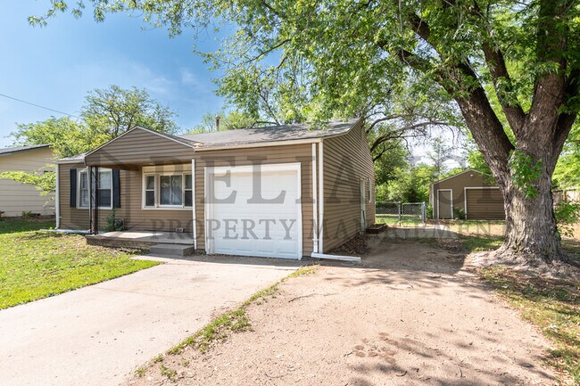 Photo - 1401 W 34th St S