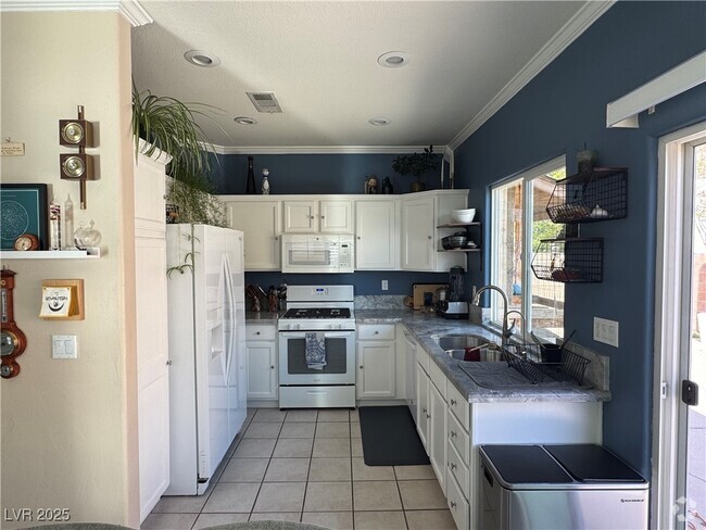 Building Photo - 1058 Warm Canyon Way Rental