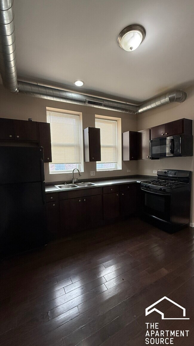 Photo - 1919 S Racine Ave Unit 2R