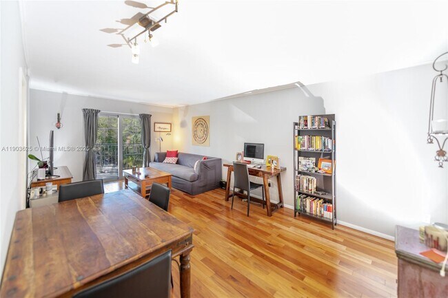 Photo - 1674 Bay Rd Unidad 401