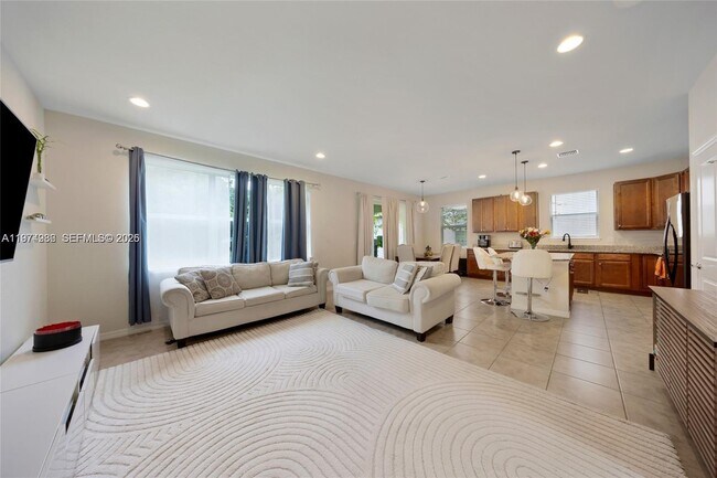 Photo - 932 Banyan Dr