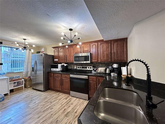 Photo - 8977 Wiles Rd