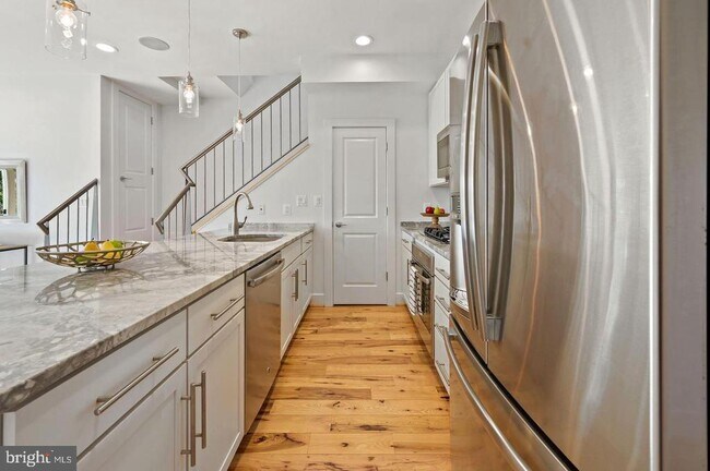 Photo - 3325 11th St NW Unit 7