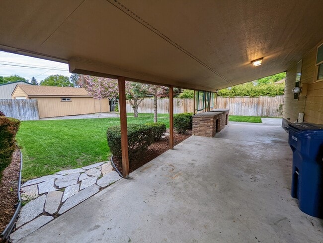 Backyard Patio - 2310 W Kiernan Ave