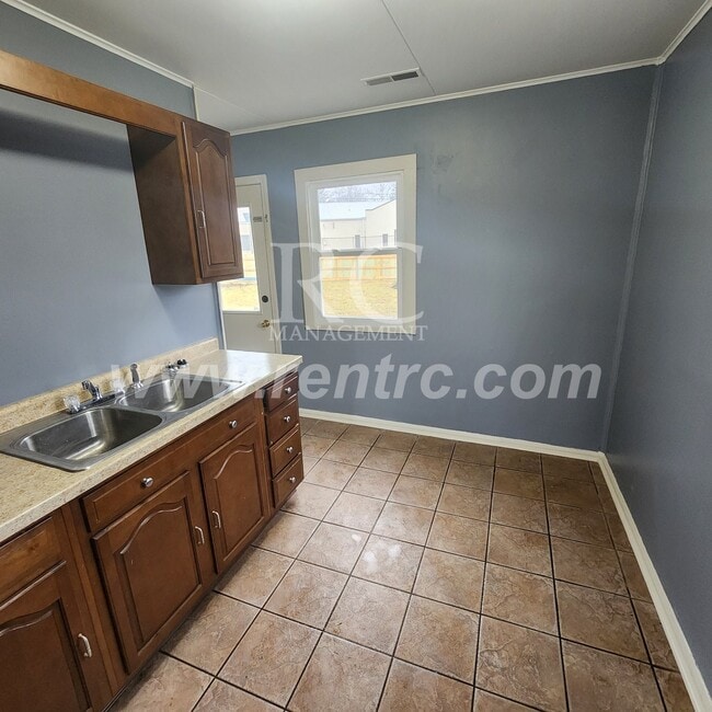 Photo - 210 Lindenwood-