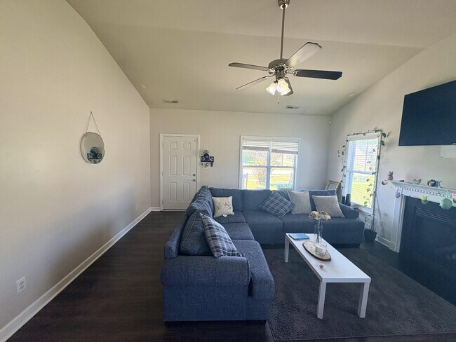 Photo - 174 Moonstone Ct