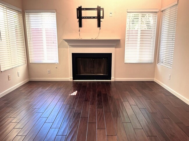 Photo - 2205 Charise St