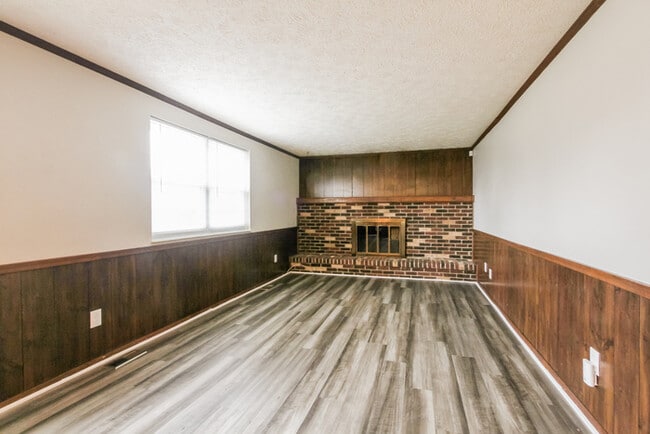 Photo - 1328 Brownswood Dr