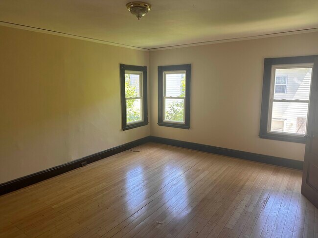 73 Maple St Unit 2