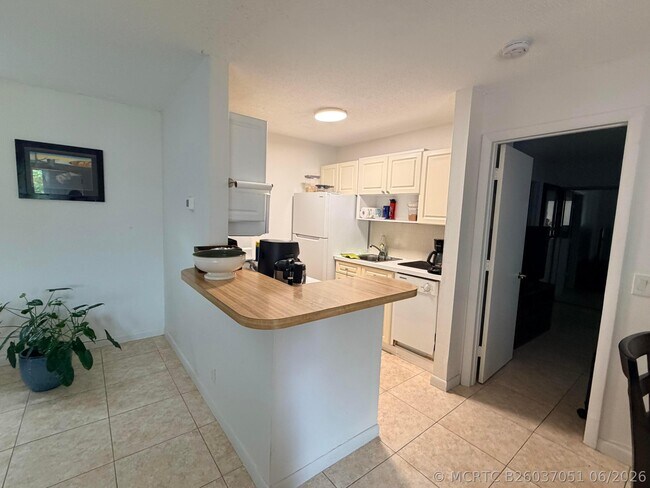 27 Crossings Cir Unit H