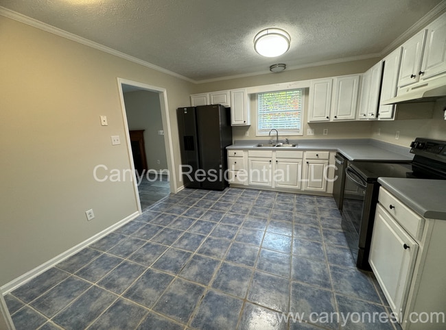 Photo - 229 Lakeside Rd