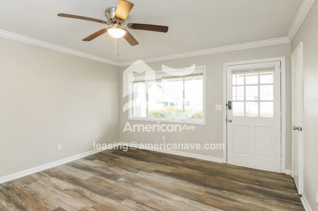 Photo - 4218 Barr St