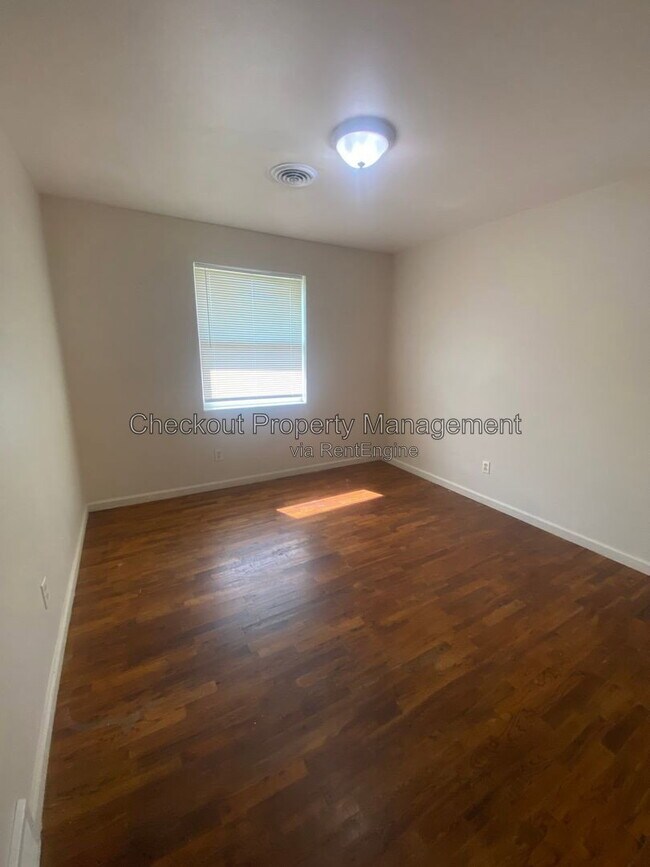 Photo - 9969 Sloane Square Unit C