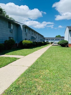 Rochester Commons at Cambridge Court
