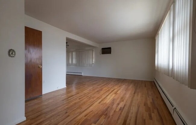 Living Room - 318 Kennedy Dr Unit 2 Floor