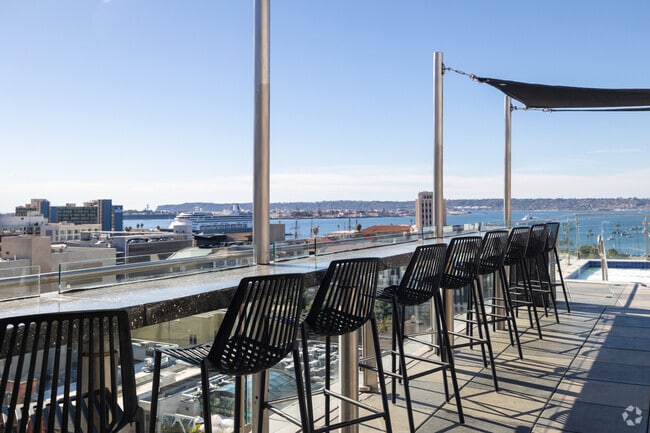 Rooftop Lounge - Vici Luxury Rentals