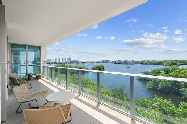 Building Photo - 17111 Biscayne Blvd Unit 402