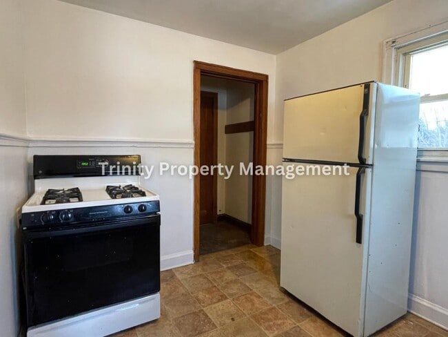 Photo - 649 Birch St