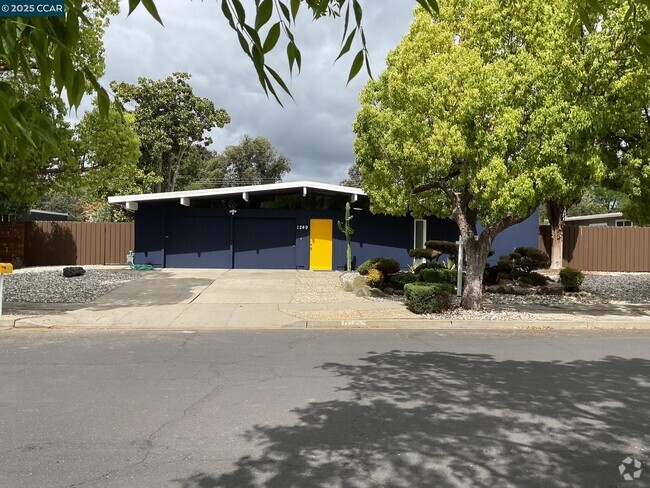 Building Photo - 1249 Lancashire Dr Rental