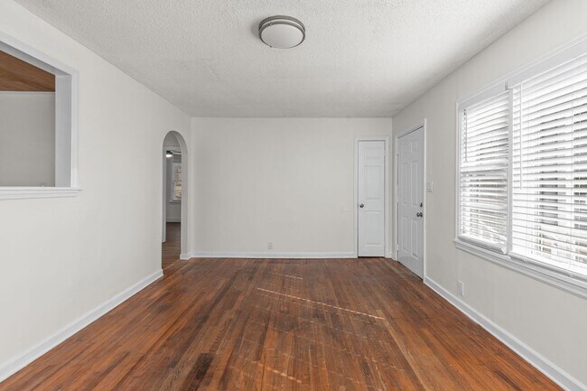 Photo - 801 E Mobile St Unit 1