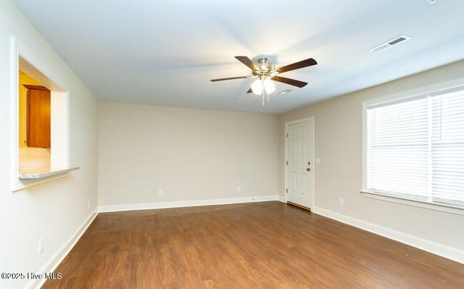 Photo - 212 Orlando Wy Unit B