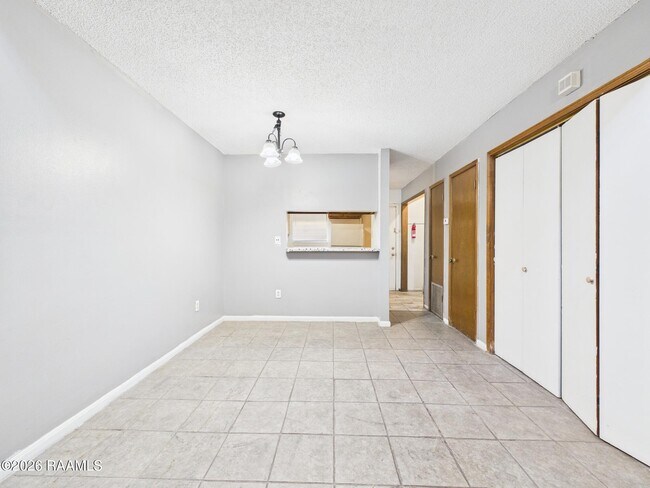 Photo - 202 Belfast St