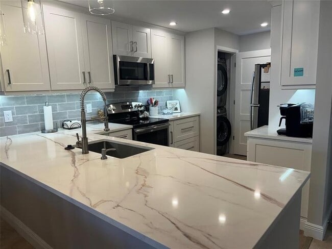 Photo - 1523 E Hillsboro Blvd Unit 334