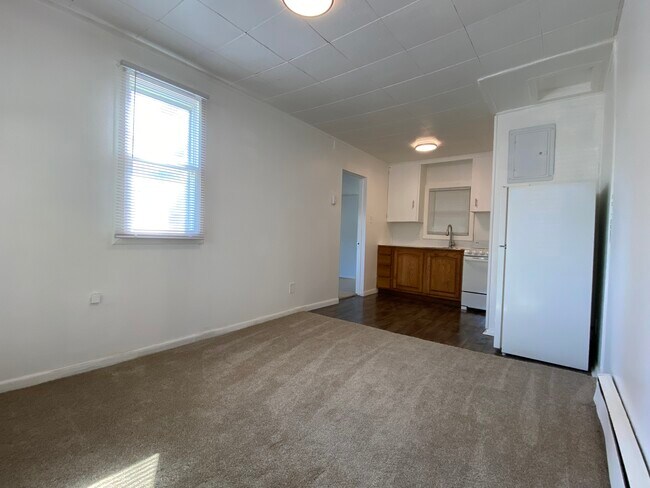 Entry into Living Room/Kitchen - 9762 River Rd Unit #5