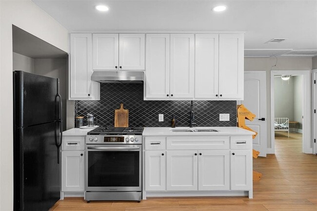 Photo - 823 Hickory St