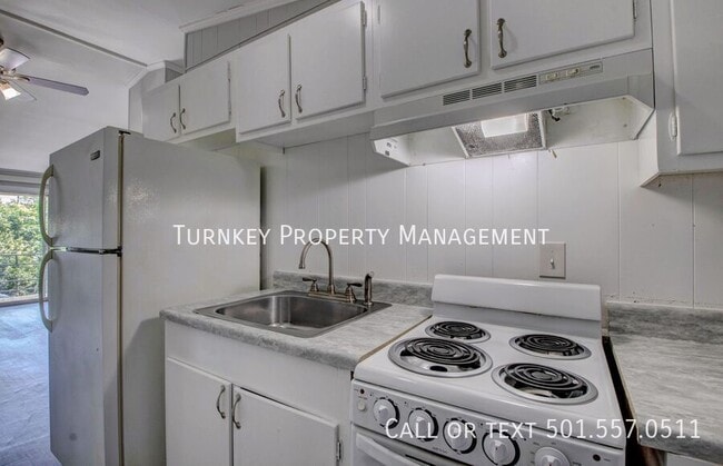 Building Photo - 4700 Lynn Ln Unit C