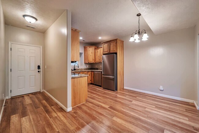 2409 Adelaide Dr