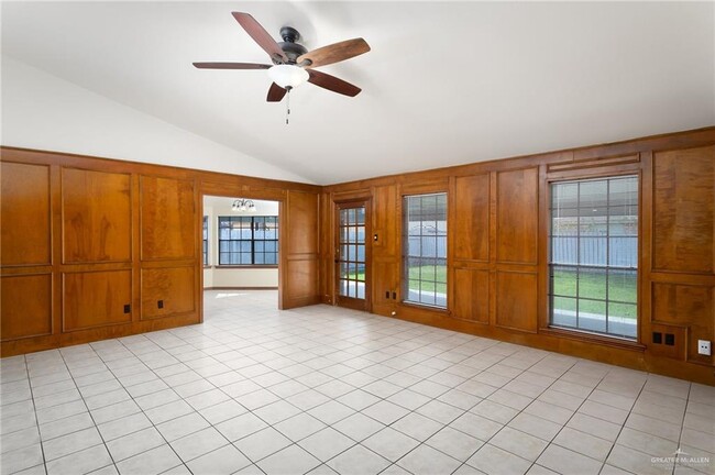 Photo - 13 N 16th St