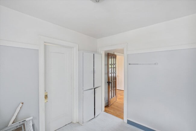 15758 Mendota St Unit 2 - Upper - TR 5/1/26