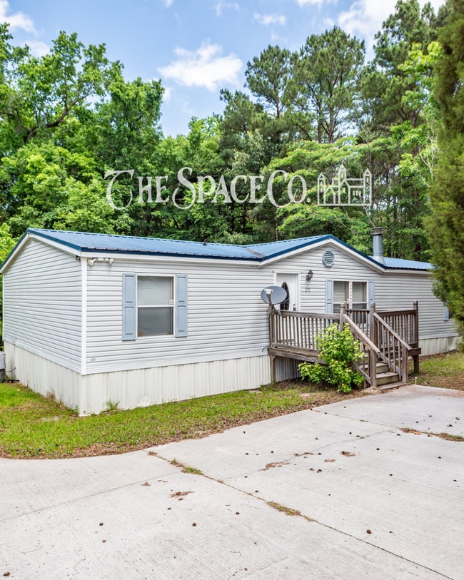 Photo - 255 Mitton Rd