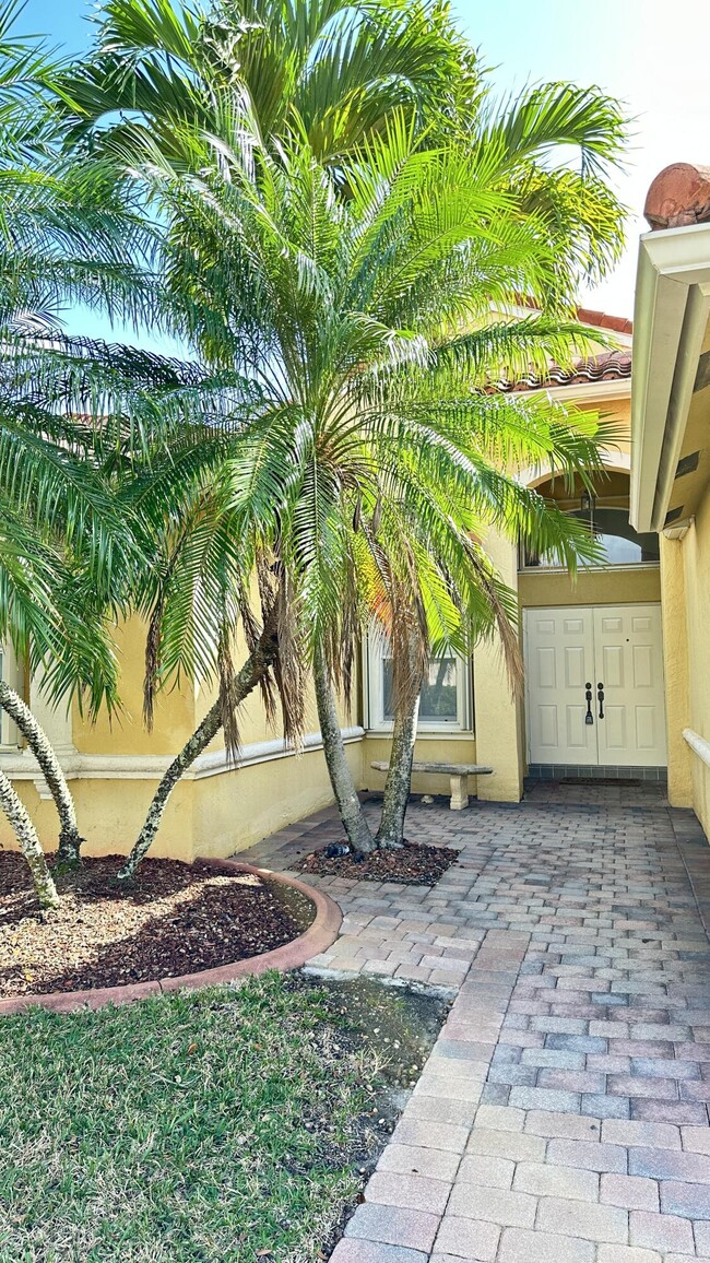 Photo - 19010 SW 10th St