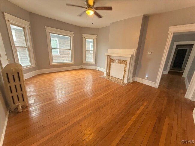 Photo - 367 Furman St