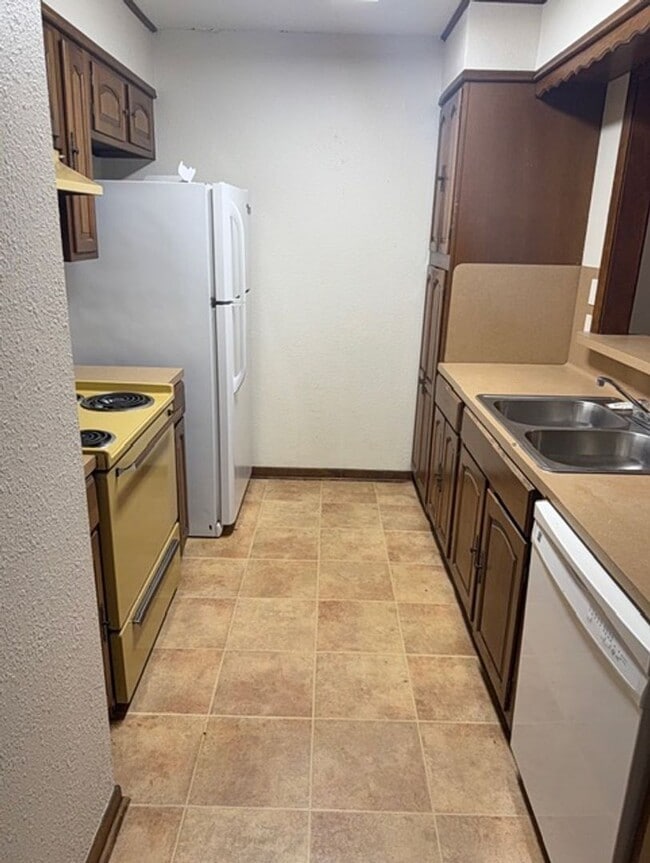 Photo - Spacious Upstairs Apartment