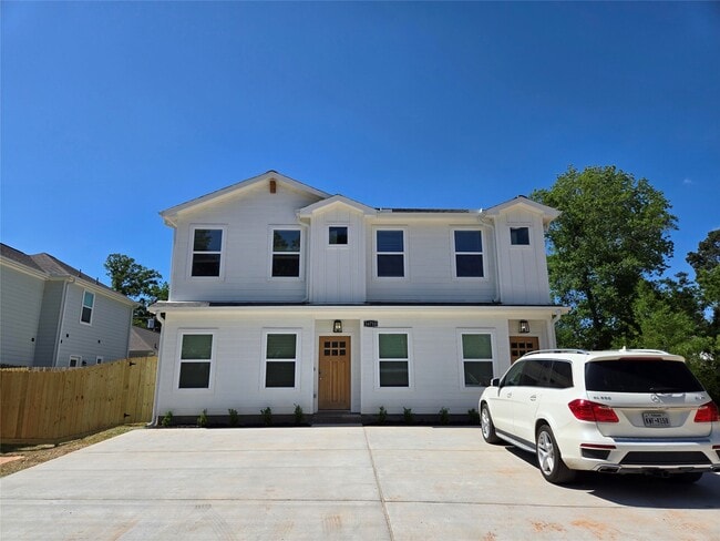 Building Photo - 16710 Timberglen St