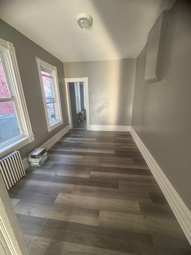 Photo - 211 N 2nd St
