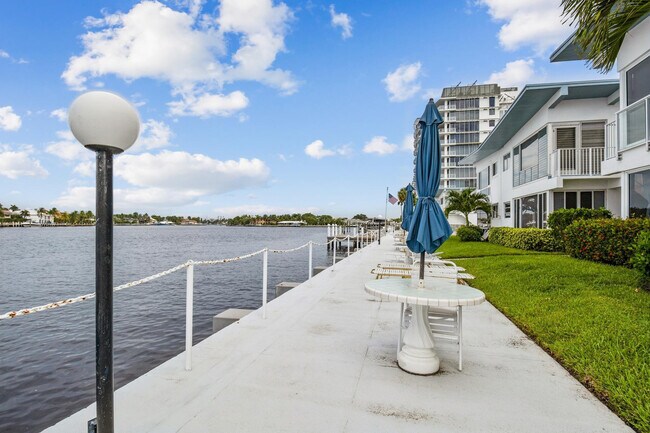 Building Photo - 425 Bayshore Dr Unit 40