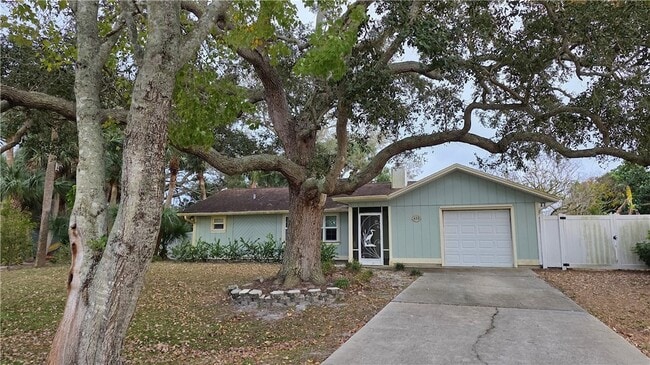 Photo - 426 Tulip Dr